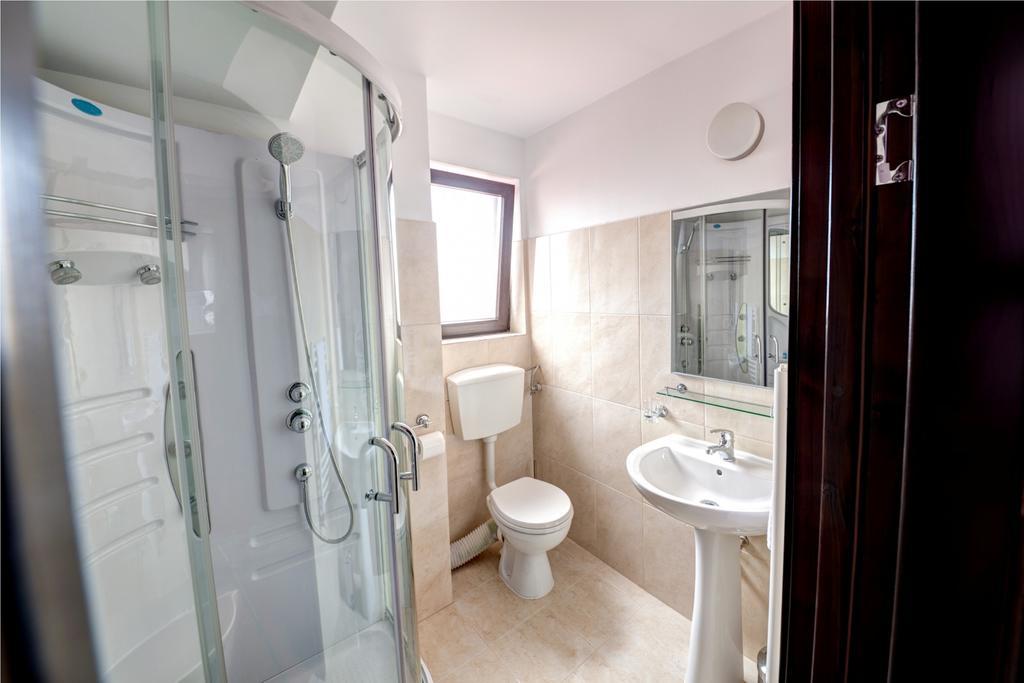 Hotel Thomas Bukarest Zimmer foto