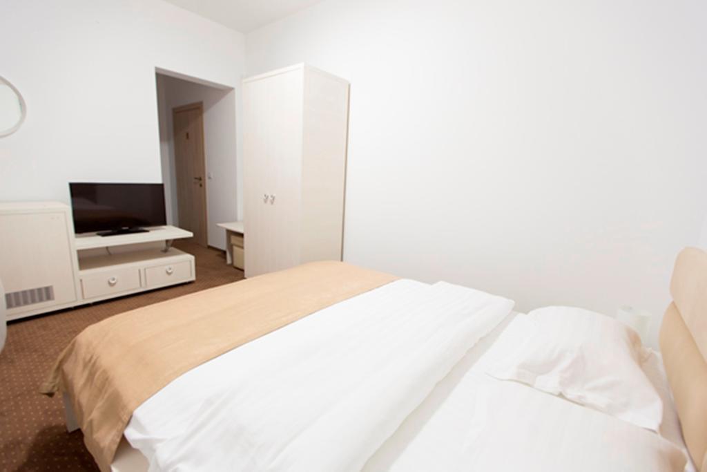 Hotel Thomas Bukarest Zimmer foto