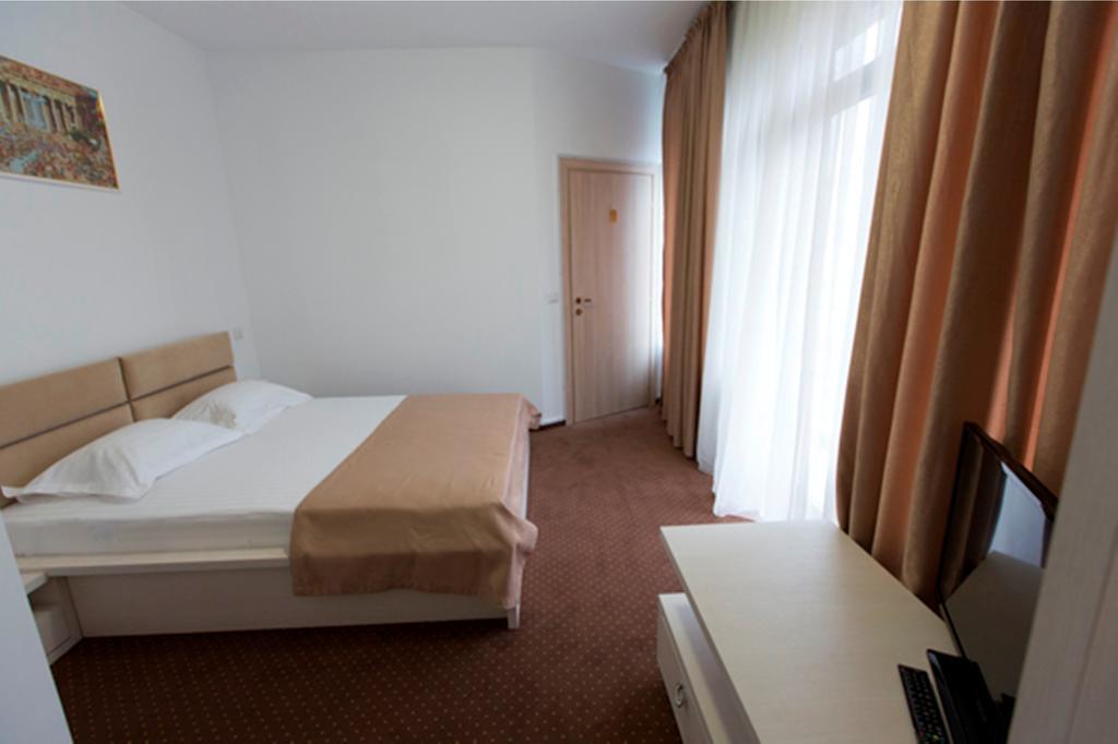Hotel Thomas Bukarest Zimmer foto