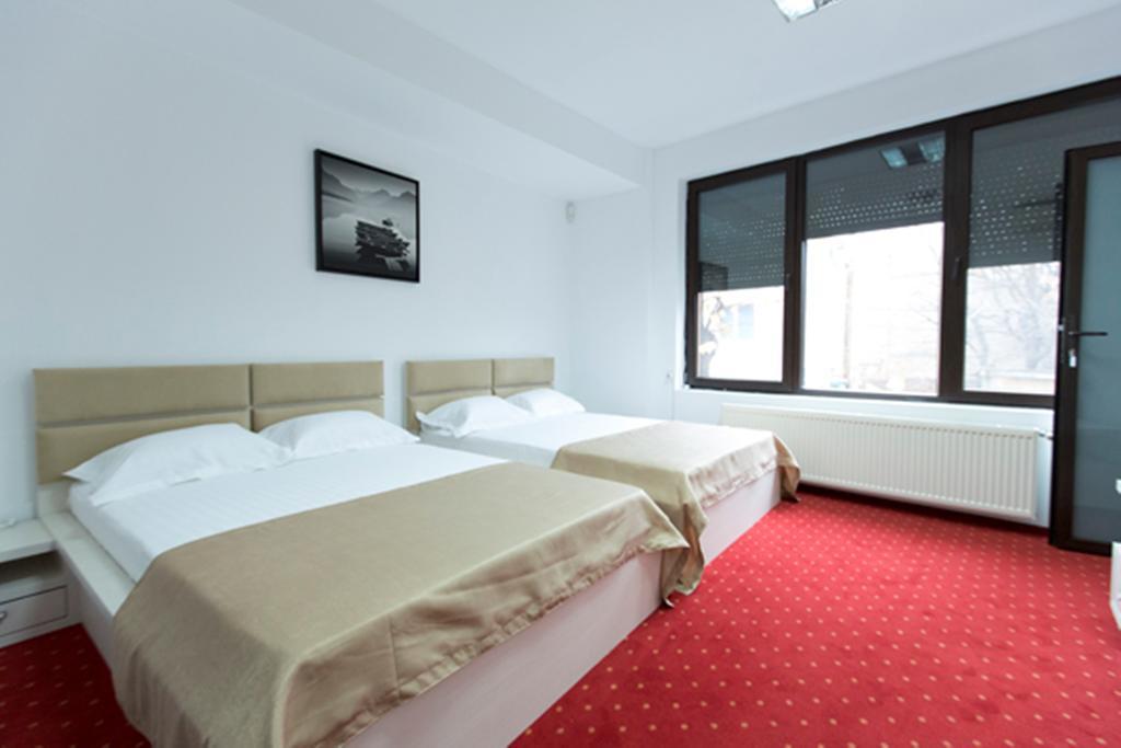Hotel Thomas Bukarest Zimmer foto